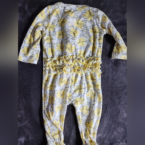 Jessica Simpson 2 - Piece Ruffle Drapey Footie and Headband Set size 3-6mos - Picture 6 of 6